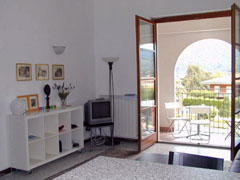 Casa Fiori: vacker lägenhet i Pella - 2 minuters promenad från sjön front - 4 bäddar